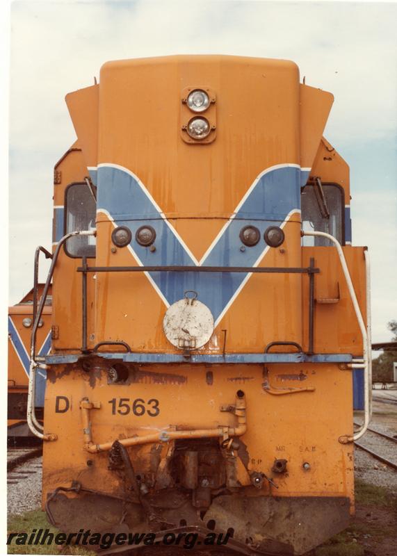 P04424
D class 1563, front view, damaged cowcatcher
