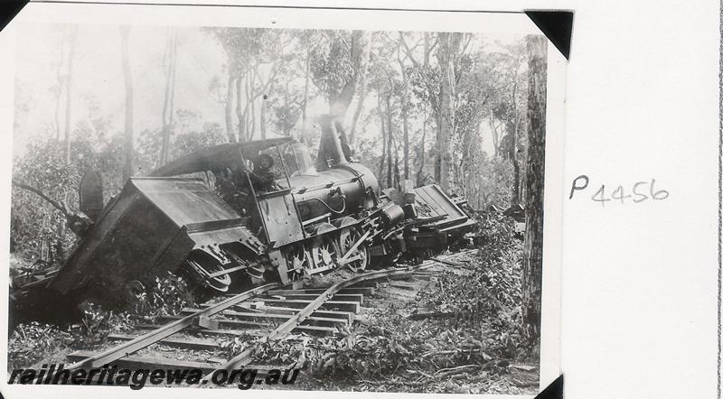 P04456
WA Jarrah Sawmills loco No.7 at Kirup, rear view of derailed loco
