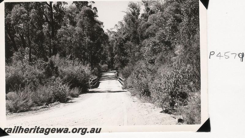 P04579
Bridge where the loco was stranded by the flood of 1926 near Jarrahdale, looking South.
