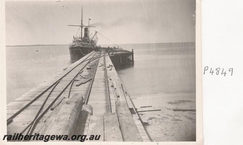 P04849
Jetty, Rockingham, Rockingham Jarrahdale Railway, ship is the SS Karrakatta, loading timber
