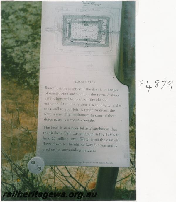 P04879
Sign, railway dam, Merredin, describing operation
