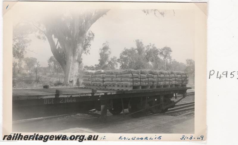 P04953
QCE class 23644 bogie flat wagon, Soundcem, being loaded with bags of cement for Kalgoorlie, a set of five photos
