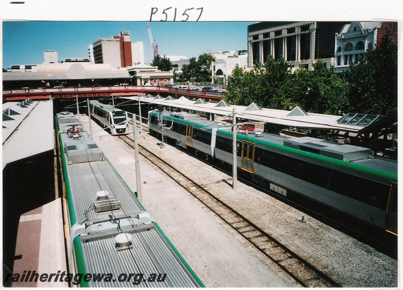 P05157
B series EMUs. Perth station
