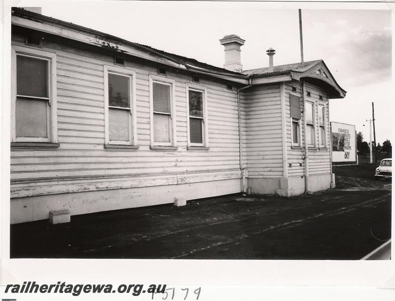 P05179
Station building, Cottesloe, street side view.

