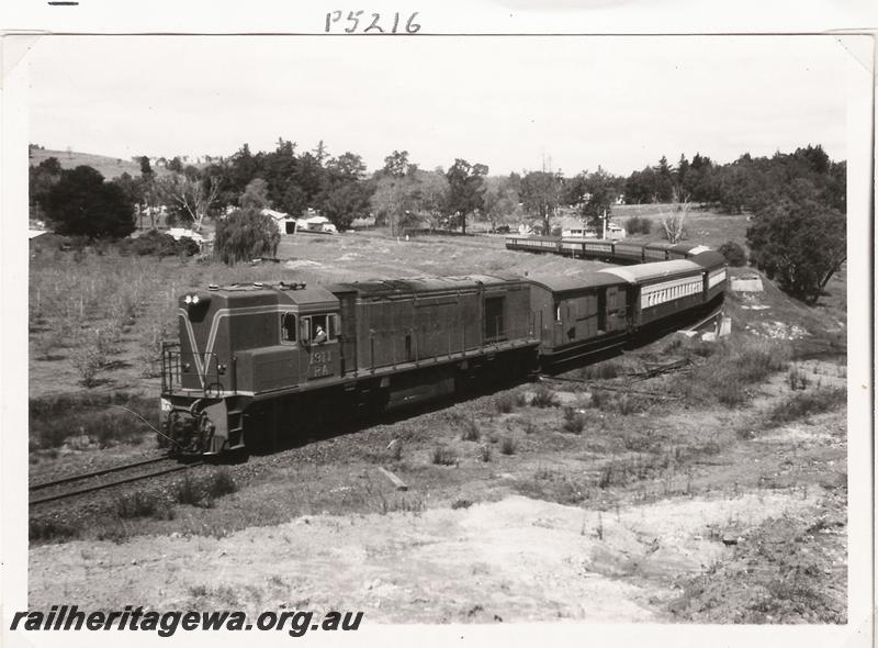 P05216
RA class 1911diesel locomotive, hauling the 