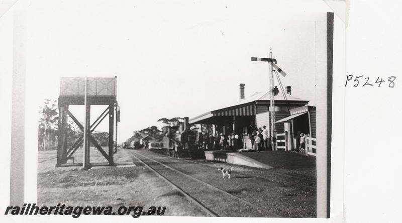 P05248
Station building, water tower, signal, Moora, MR line in MRWA days
