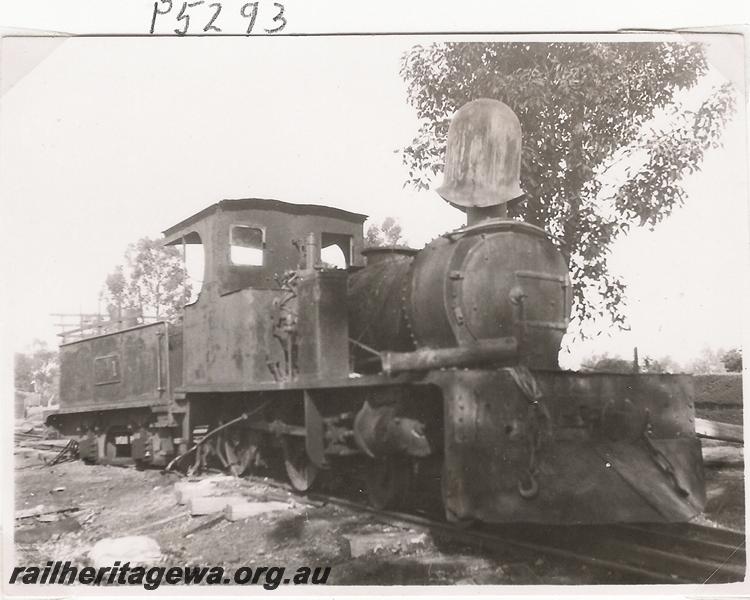 P05293
Adelaide Timber Co. loco No.1, Wilga, derelict, same as P6114.
