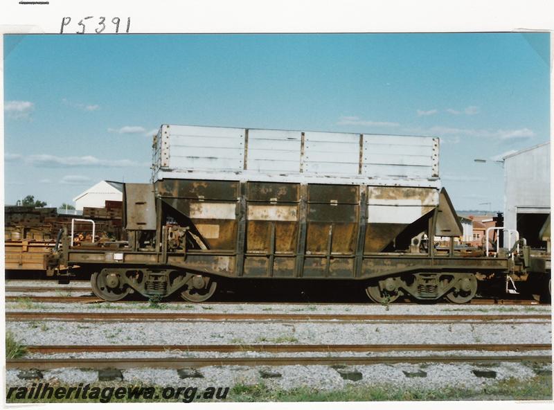 P05391
WMD class hopper, weathered condition, side view

