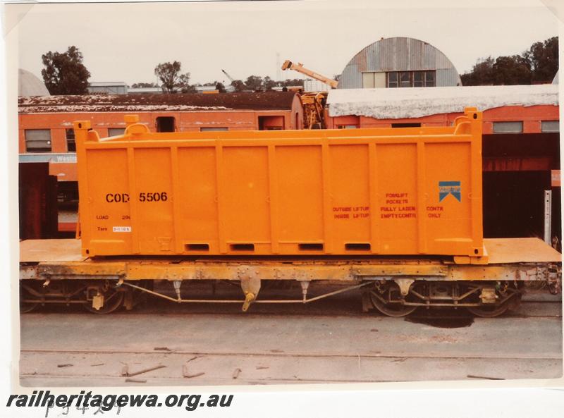 P05429
COD class 5506 container, side view
