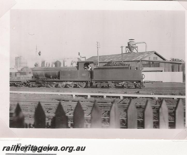 P05611
Visit by the Vic Div of the ARHS, O class 209, side view, East Perth loco depot
