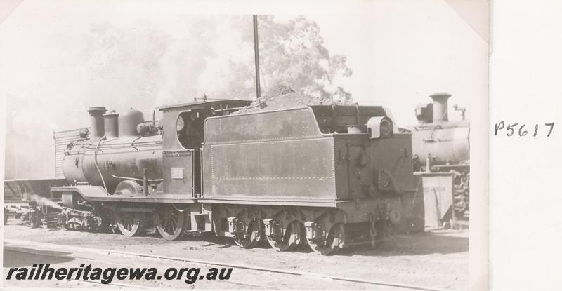 P05617
Visit by the Vic Div of the ARHS, MRWA loco B class 6, side and rear view, Midland

