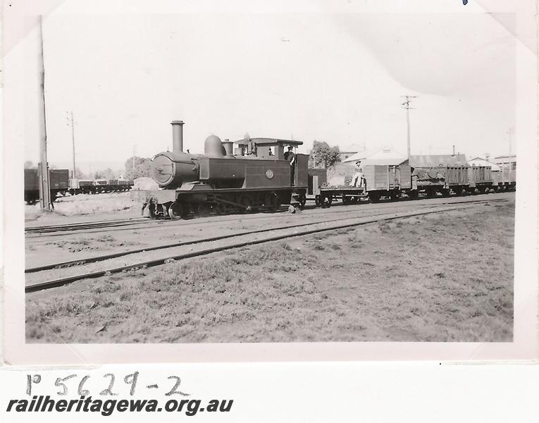 P05629
Visit by the Vic Div of the ARHS, B class 14, Midland, shunting
