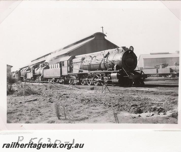 P05630
Visit by the Vic Div of the ARHS, S class 546 
