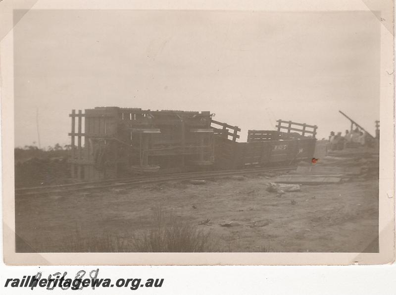 P05689
WA Goldfields Firewood Co. derailment at Kurrawang.
