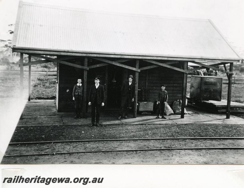 P05749
MRWA station, Three Springs, MR line, trackside view, station staff in photo
