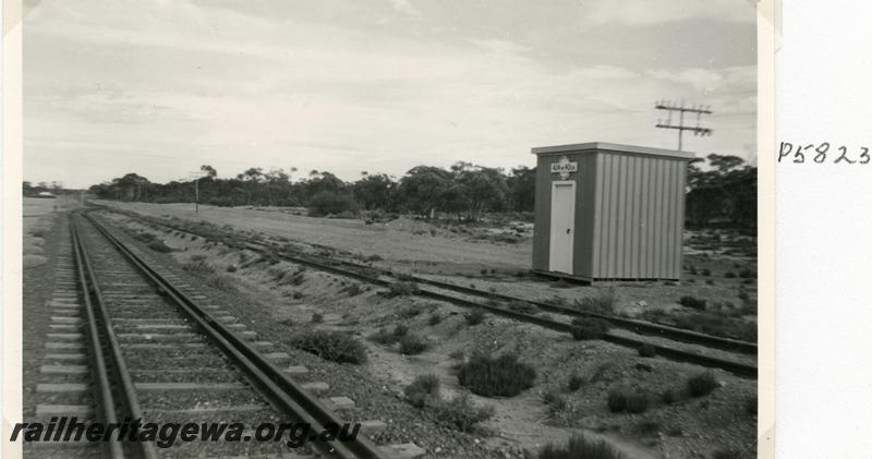 P05823
Staff cabin, located at  junction 404 mile, 40 Chains, near Widgiemooltha, shows the narrow gauge track within the standard gauge track, 
