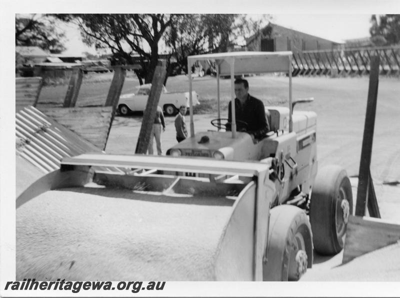 P05987
1 of 6 views of the loading of wheat at Coorow, MR line
