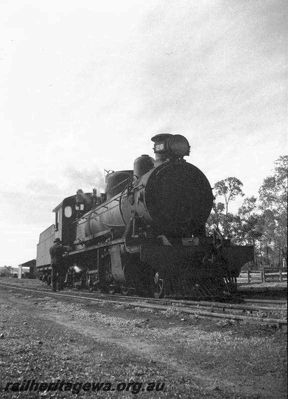 P06084
MRWA A class 26, Gingin, MR line, side and front view
