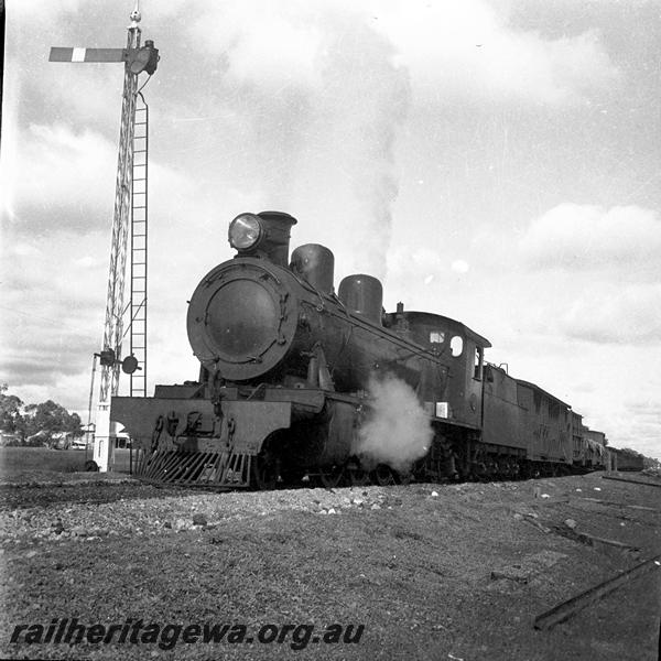 P06129
MRWA A class steam loco, lattice signal pole, Mogumber, MR line, on mixed train
