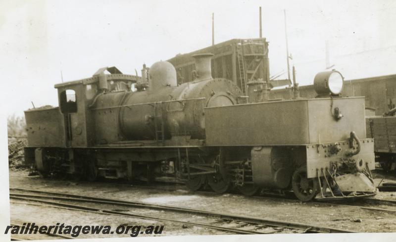 P06228
MS class 389 Garratt loco, East Perth, side and front view
