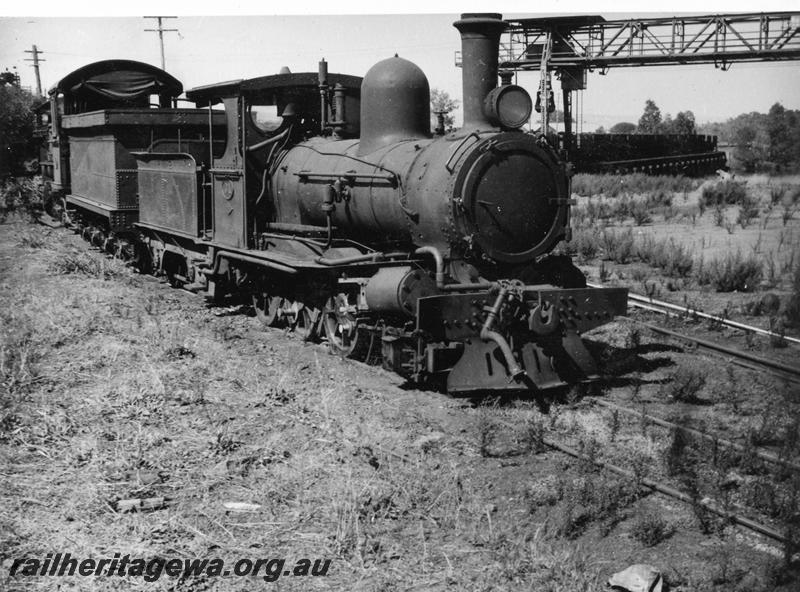 P06277
A class 31, coal dam gantry, Midland Junction loco depot, side and front view
