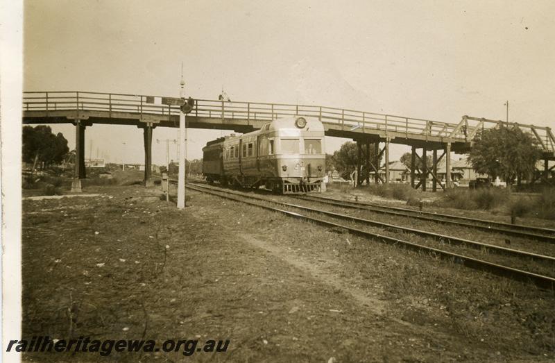 P06343
ADE class, AG class Gilbert car trailer, Maylands, side and front view passing under the Seventh Avenue bridge

