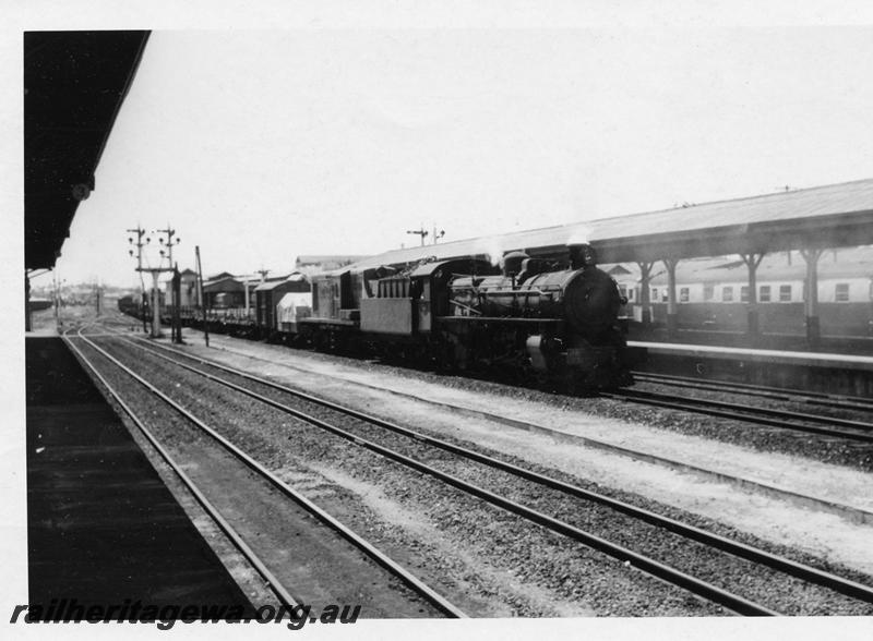 P06402
PM class 731 towing a Y class, Perth Station, goods train
