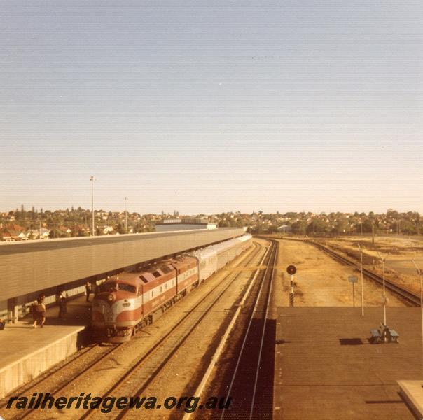 P06503
Commonwealth Railways (CR) CL class and Commonwealth Railways (CR) GM class 40, East Perth Terminal, 
