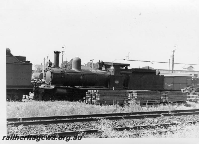 P06601
G class 118, East Perth loco depot, side view, Z class van with clerestory roof, labelled 