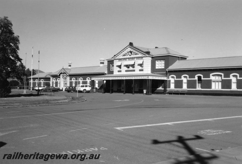 P06727
Station building, Geraldton, NR line, street side view
