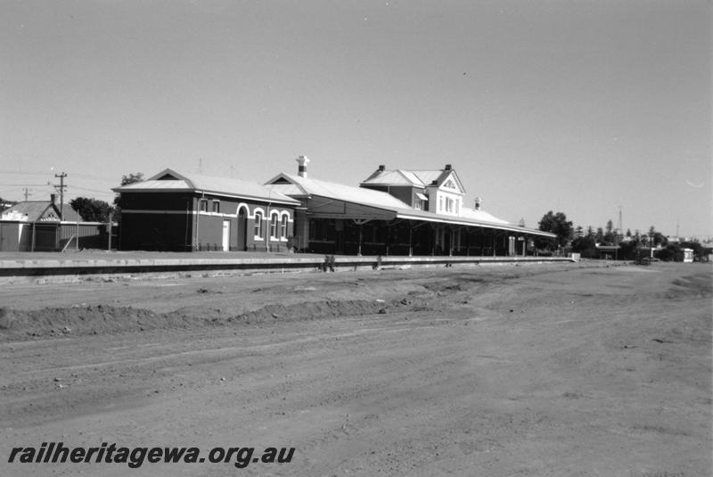 P06729
Station building, Geraldton, NR line, track side view.
