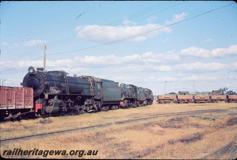 P06847
V class and W class locos, Collie, stowed
