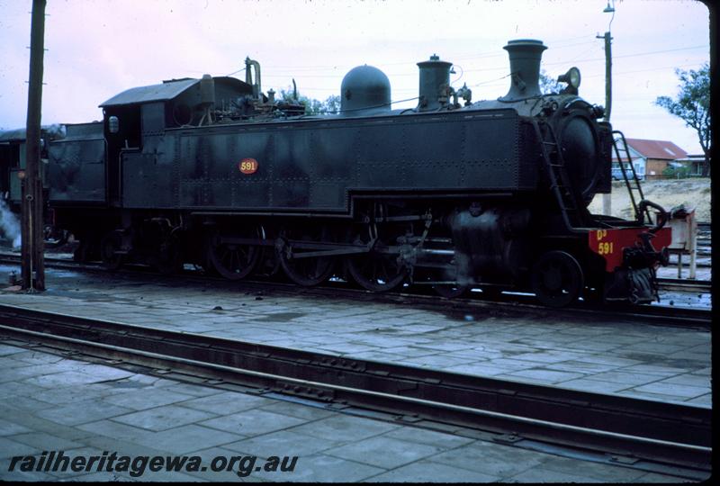 P06850
DD class 591, East Perth Loco Depot, side and front view
