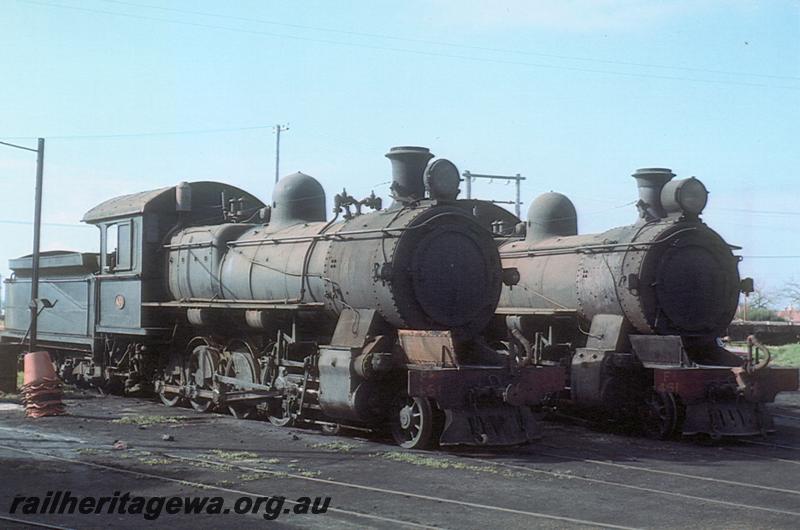 P06880
FS class 451, FS class 461, Bunbury Loco depot, side and front view
