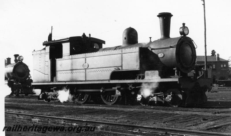 P06994
N class 78, side and front view
