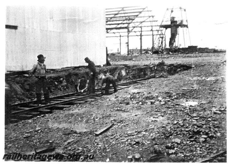 P07018
7 of 7 photos of the construction of the Cue - Big Bell railway, NR line, shows newly laid track approaching the mine
