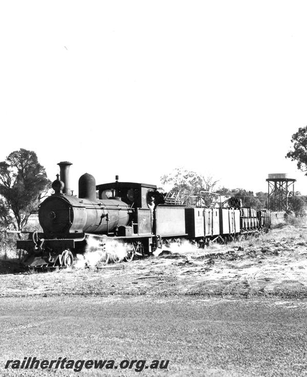 P07045
Millars loco No.71, Yarloop mill, timber train
