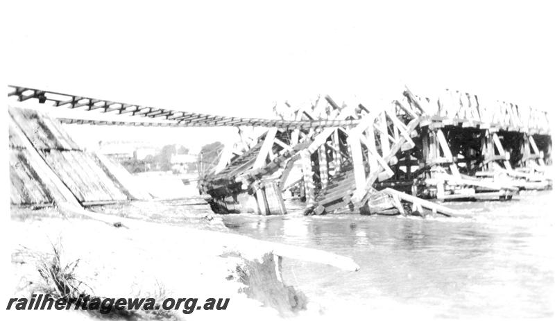 P07086
Fremantle railway bridge after collapse, side view.
