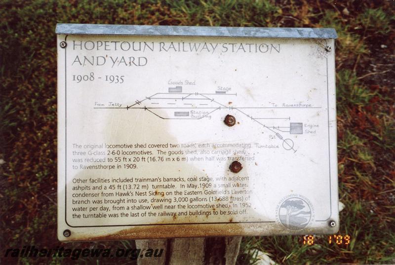 P07128
1 of 19 photos of the remains of the loco facilities at Hopetoun on the abandoned Ravensthorpe to Hopetoun Railway, sign showing diagram and details of the yard at Hopetoun
