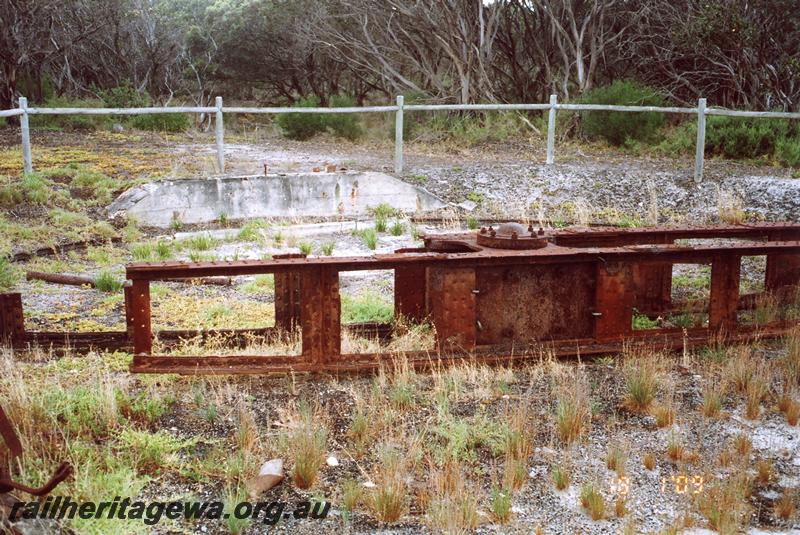 P07132
5 of 19 photos of the remains of the loco facilities at Hopetoun on the abandoned Ravensthorpe to Hopetoun Railway. Remains of turntable, side view
