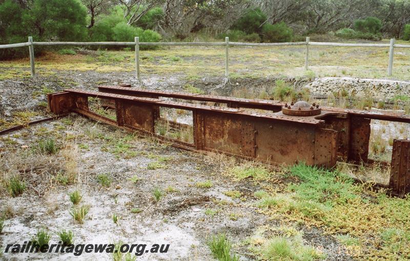 P07133
6 of 19 photos of the remains of the loco facilities at Hopetoun on the abandoned Ravensthorpe to Hopetoun Railway. Remains of turntable 3/4 view

