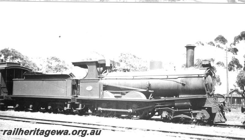 P07428
T class 170 with bogie tender, side and front view
