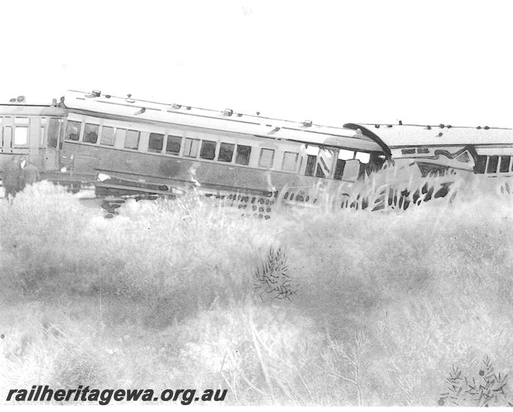 P07453
4 of 4 views of the derailment of a MRWA Mail Train at Gunyidi, MR line, carriages derailed
