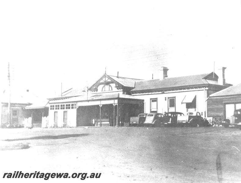 P07499
Station building, Midland Junction, street side view
