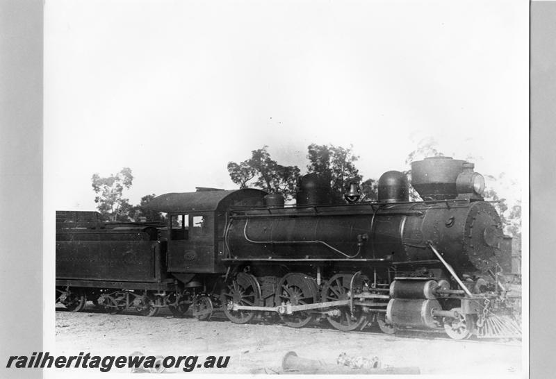 P07562
EC class 252, with soft coal chimney, side and front view.
