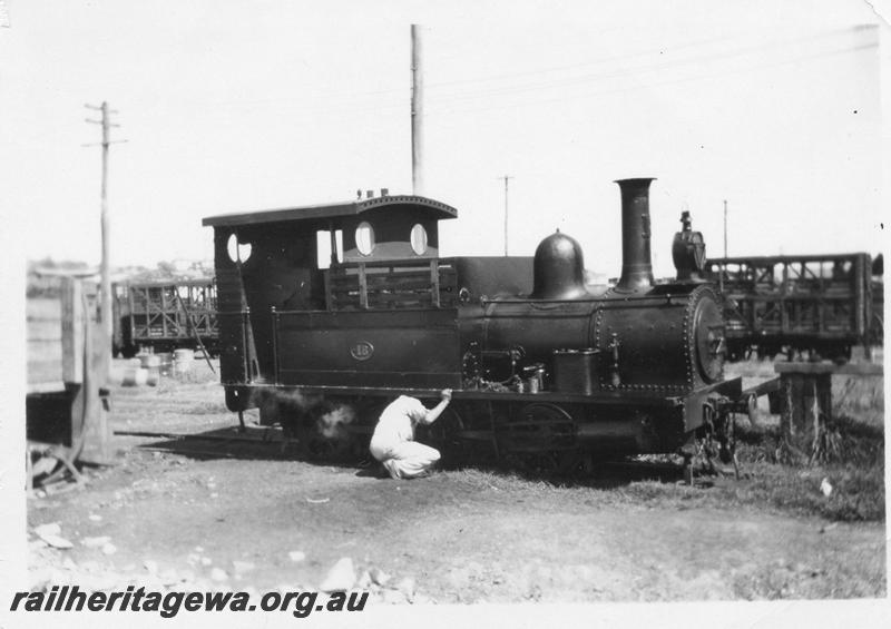 P08209
PWD loco H class 18, Bunbury, side and front view.
