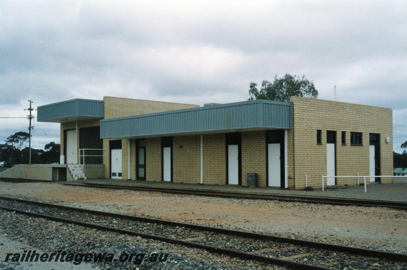 P08415
Norseman, station building, track side, CE line.
