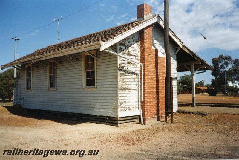 P08754
Station building, Kulin, NKM line, rear and end view.
