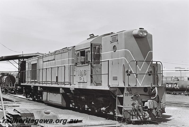 P09048
RA class 1916, refuelling facility, Bunbury loco depot, side and front view
