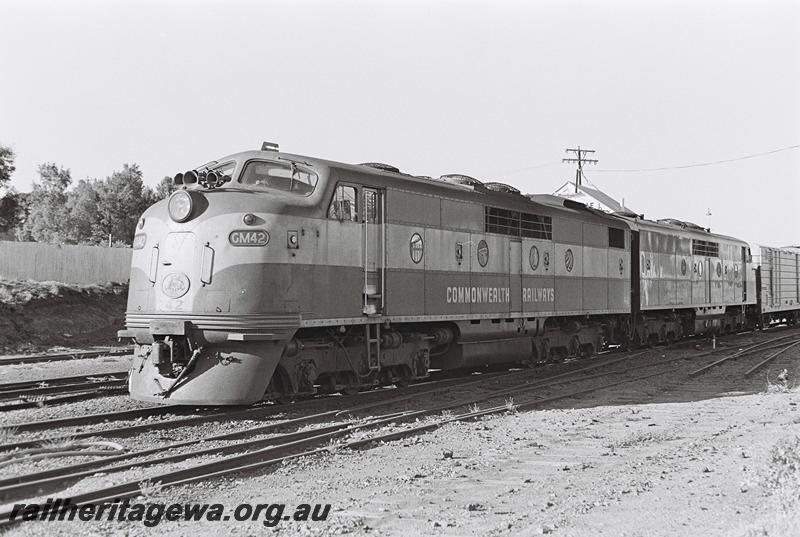 P09189
4 of 5 views of Commonwealth Railways (CR) GM class 42 and GM class 20 hauling 